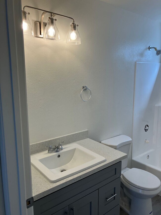 Photo - 500 S 3rd St Unidad #B