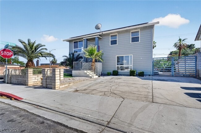Photo - 3001 Merritt Ave