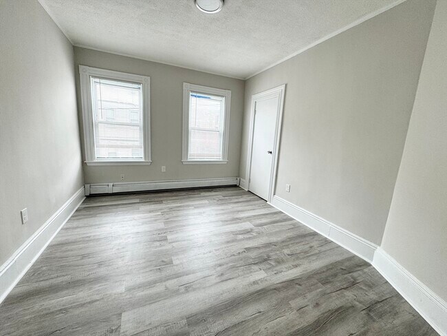 Photo - 57 Burrell St Unit 2