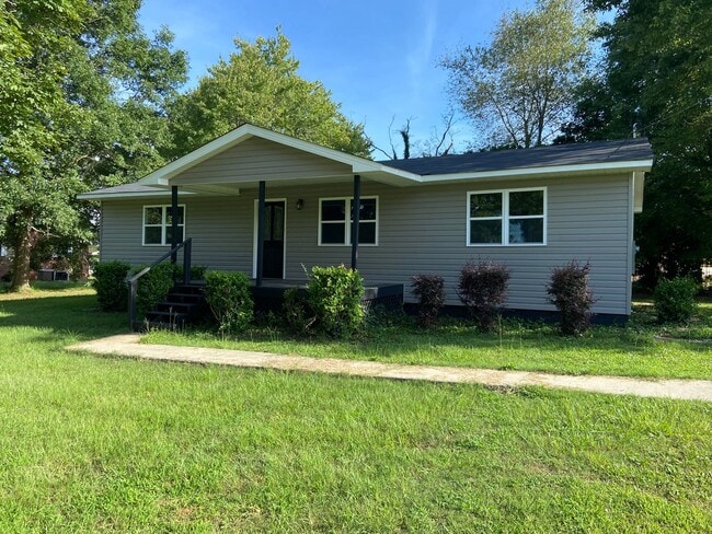Building Photo - 3508 Choccolocco Rd
