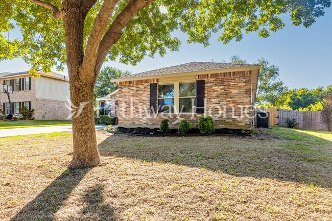 Photo - 1679 Chesterwood Dr