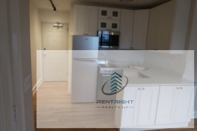 Building Photo - 4526 N Sheridan Rd Unit 317 Rental