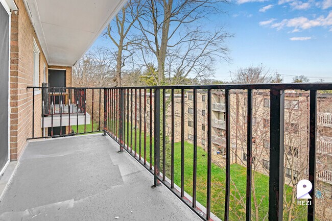 Photo - 6417 Hil-Mar Dr Unit 402