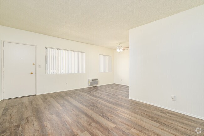 1 habitación, 1 baño - 650 pies cuadrados - Sala de estar