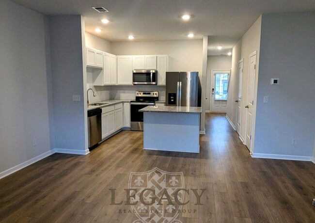 Photo - 1005 Marcy Lndg