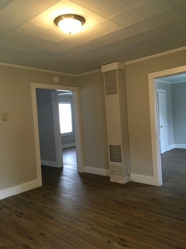 Photo - Cute 2 Bedroom Home with Hardwood Floors!