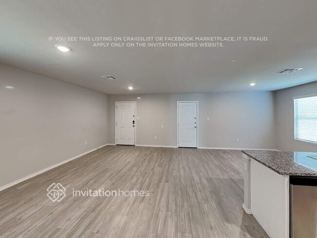 Photo - 13722 Bucket Way