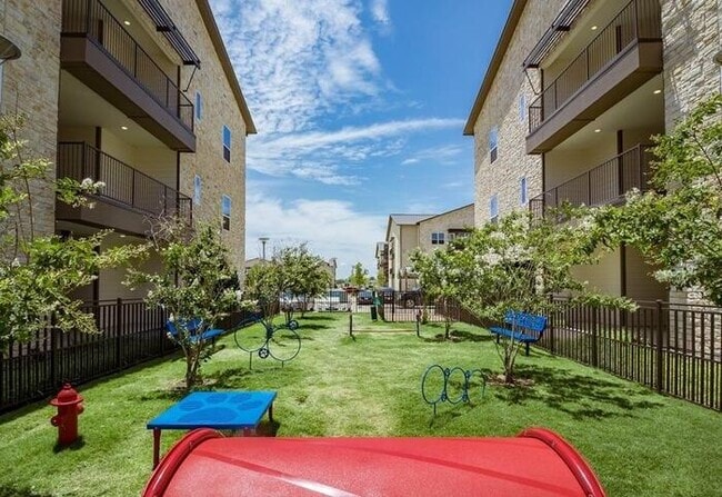 Photo - 11700 Luna Rd Unit b1