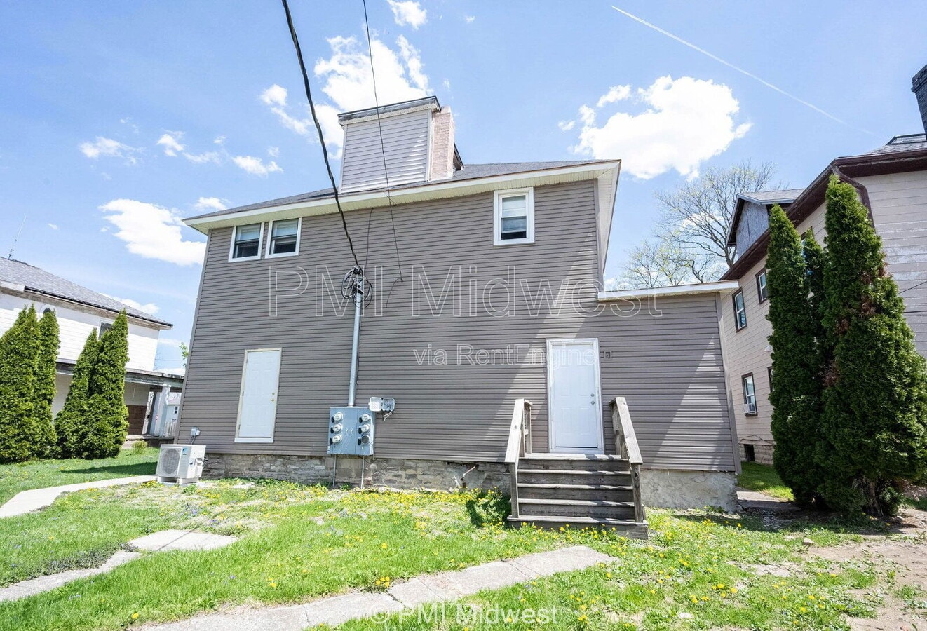 Photo - 611 N Main St Unit 3