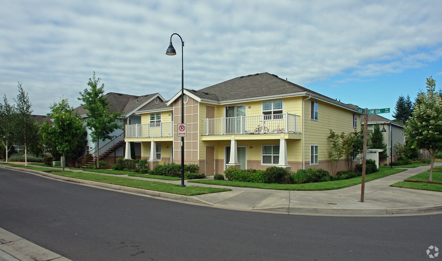 Greenleaf Village - Greenleaf Village Apartments