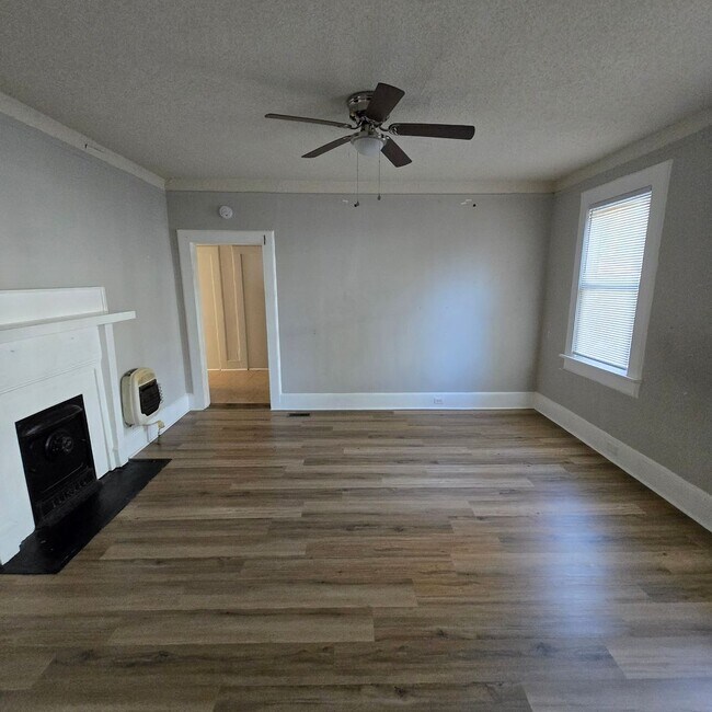 Photo - 4017 Ensor Ave Unidad 109