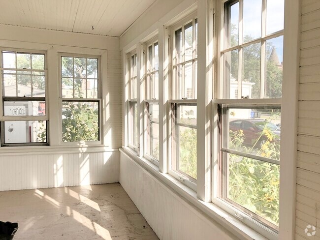 Building Photo - 919 1st Ave S Unit C Rental