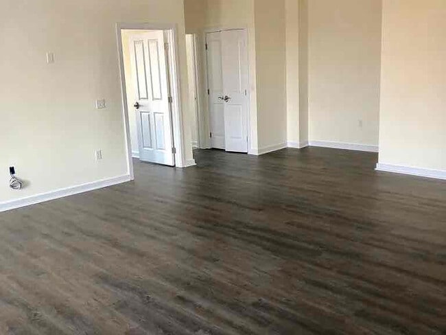 Photo - 320 Main St Unidad 10