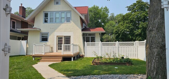 Photo - 1734 King St