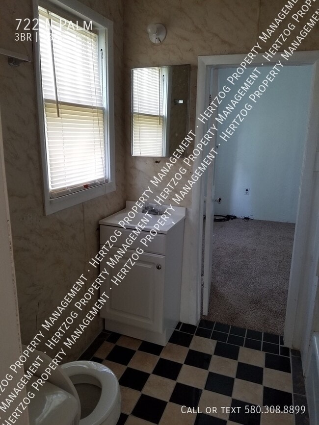 Photo - 722 N Palm-