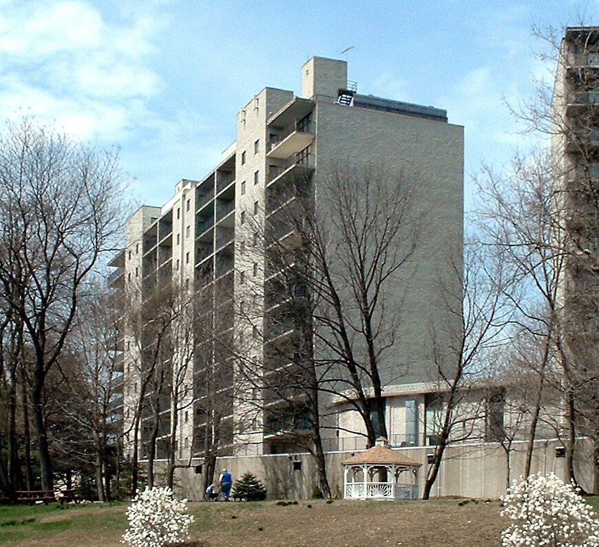 Vista desde el este - Inwood Condominium