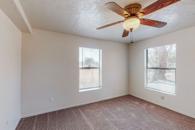 Photo - CLEAN CUTE SOUTH VALLEY 2 Bedroom 1 Bath