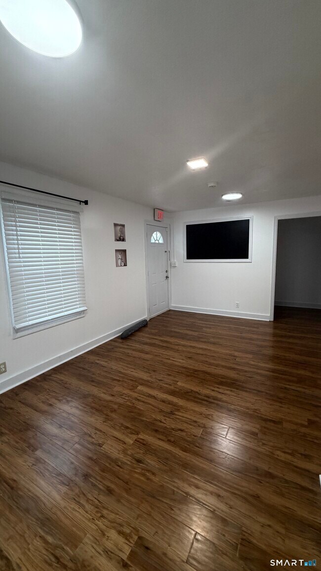 26 Elm St Unidad C
