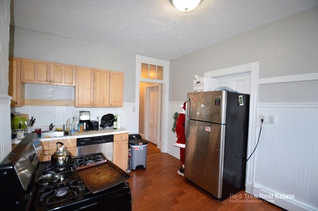 Building Photo - 17 Eldora St Unit 1