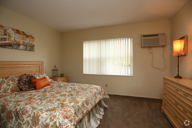 Cabana Club Apartments