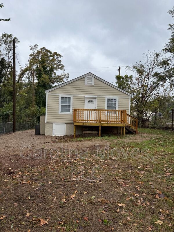 Photo - 105 Francis Ave