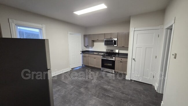Photo - 129 Cedar Ave
