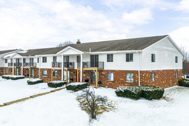 Primary Photo - Minooka Parkway Estates