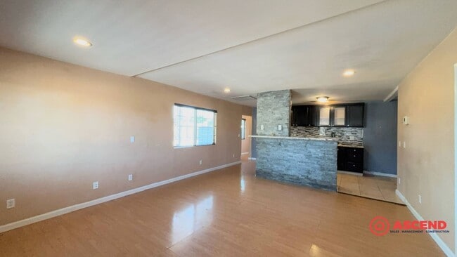 Photo - Cute 3 Bedroom Located in Taft!