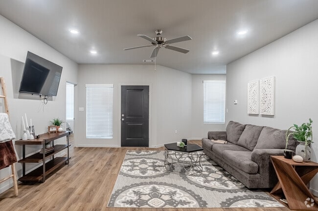 4BR, 4BA - 1,760SF - University Park Place