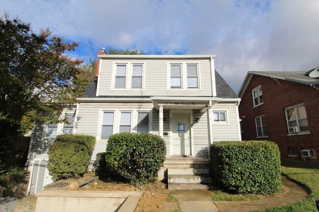 Building Photo - 805 S High St