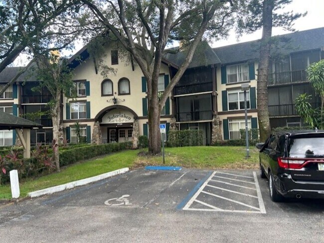 Photo - 3720 Inverrary Dr