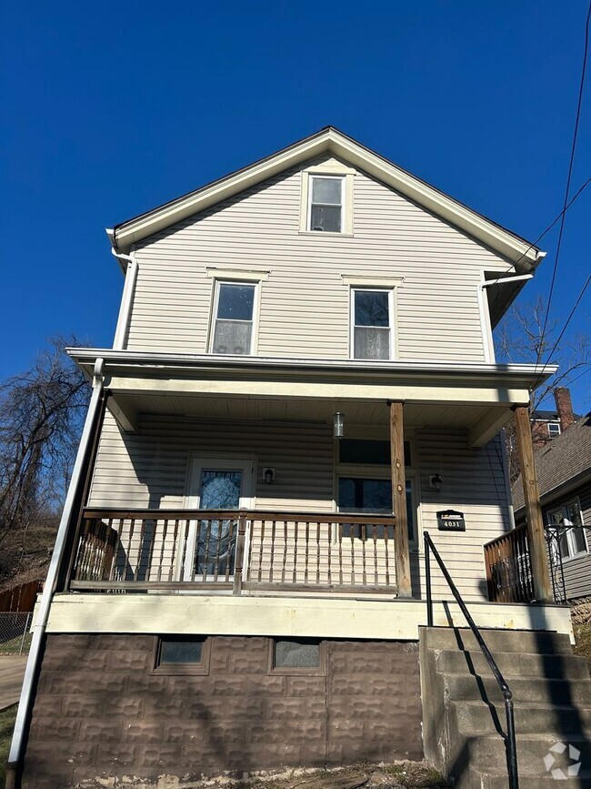 Building Photo - Large Single Family Home near Riverview Park