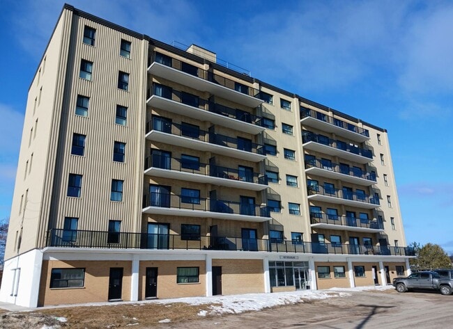 Building Photo - 821 Douglas St