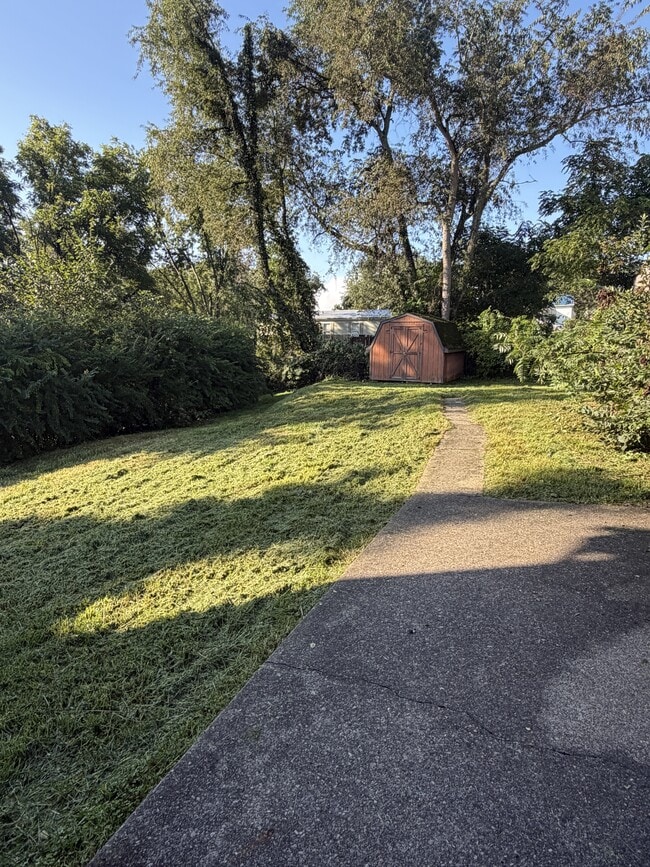Photo - 432 Juniper St