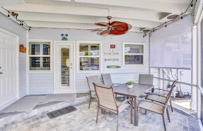 Photo - 42 SW 12th St