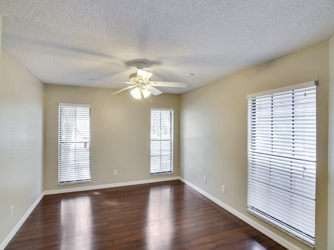 Photo - 1245 Crossfield Dr