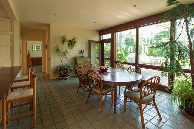 Photo - 465 Blank Ln