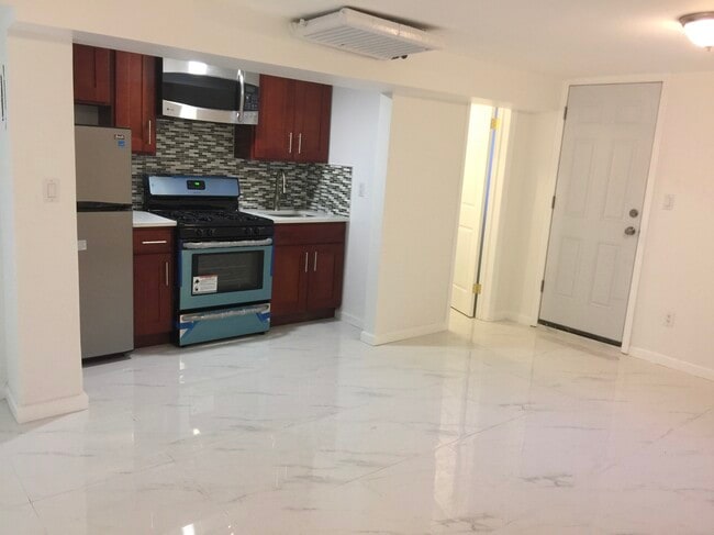 Photo - 6639 Burns St