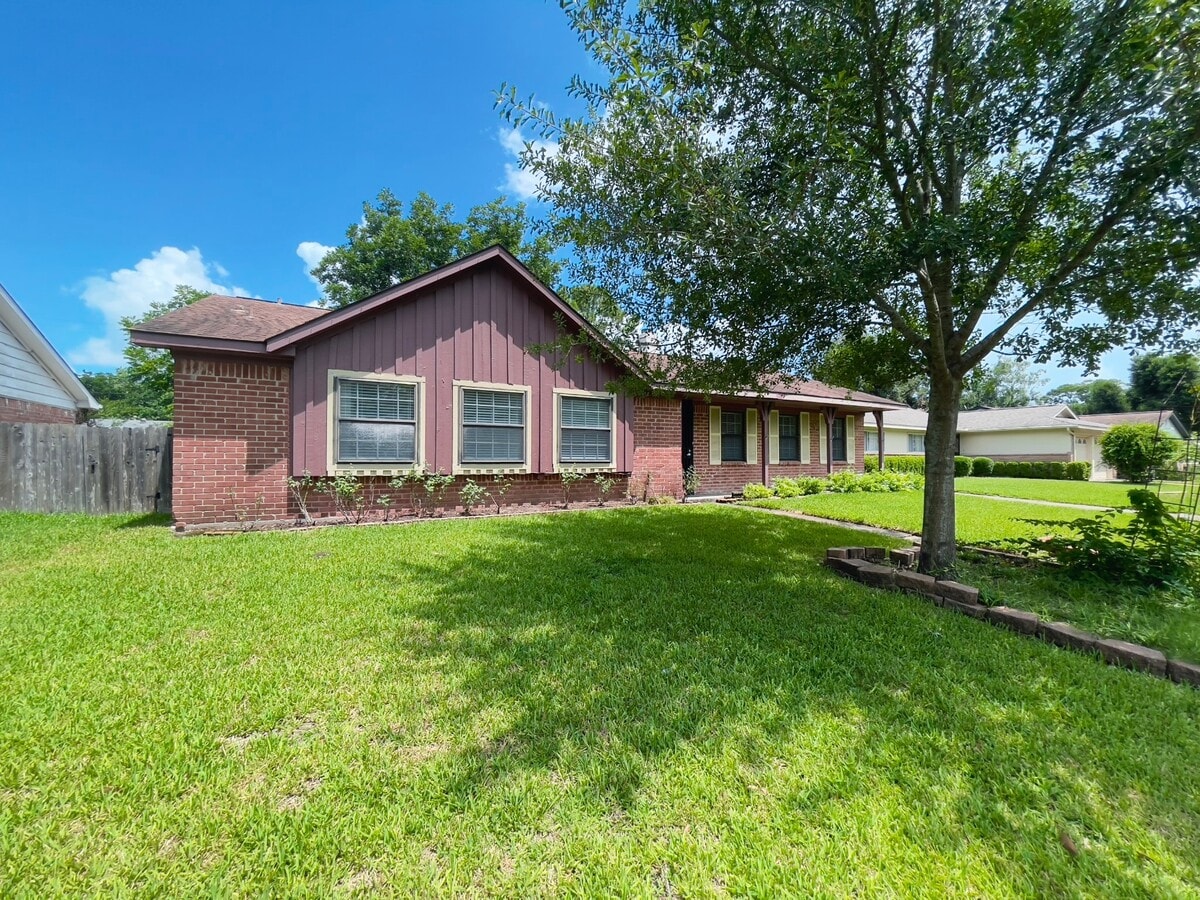 Photo - 7710 Romney Rd