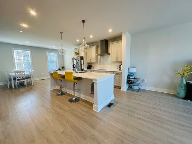 Photo - 594 Hazel Dr