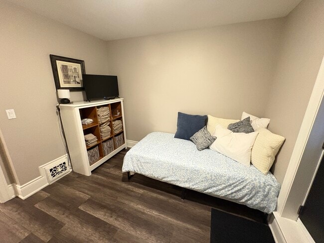 Building Photo - 691 Wilson St