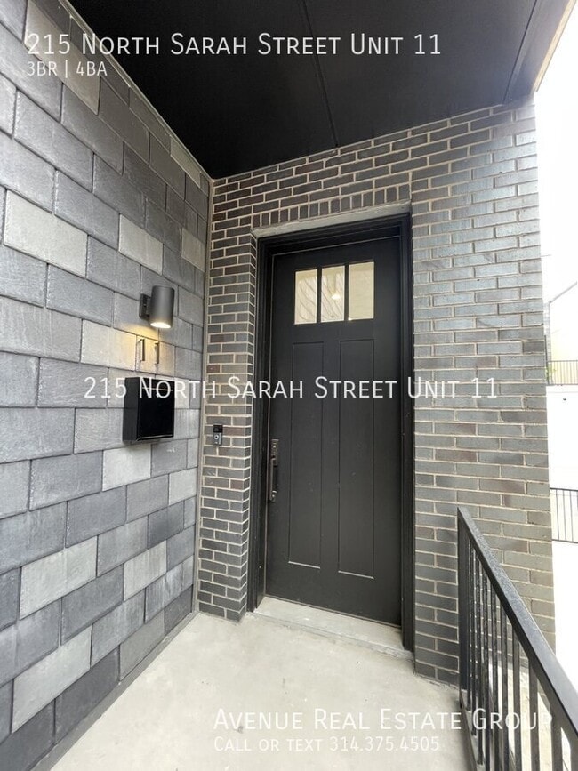 Photo - 215 N Sarah St