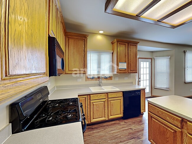 Photo - 25021 Vermette Rd