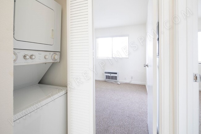 Building Photo - *OPEN HOUSE: 9/20 1:30-2:30PM* Normal Heig... Unit 4750 - 5