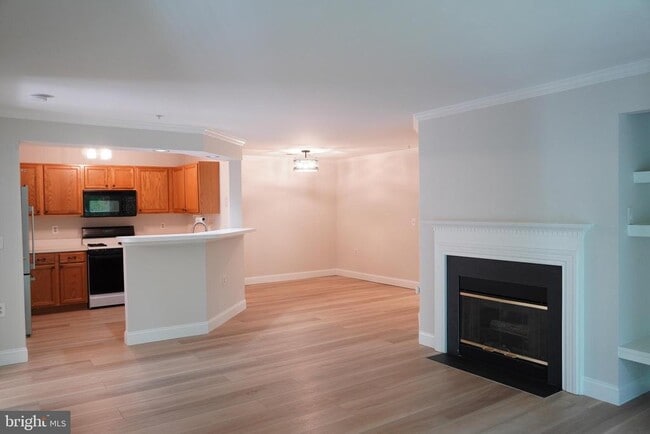 Building Photo - 13109 Millhaven Pl Unit 5-K