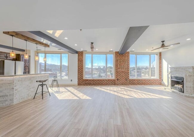 Photo - Fabulous ENTIRE 5th Floor DOWNTOWN 4/3.5 L... Unit 500