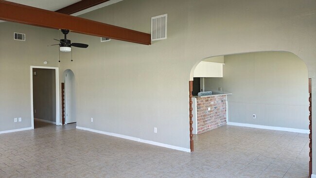 Photo - 6666 Laughlin Dr