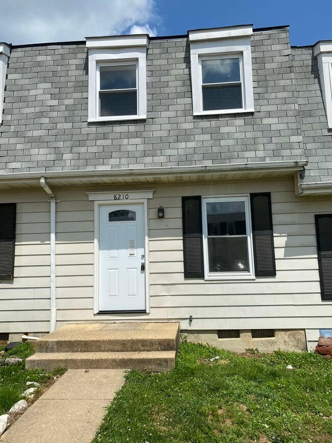 Building Photo - 8210 Tomlinson Ct