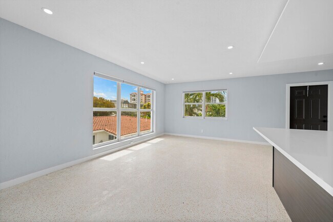 Photo - 3220 NE 7th Pl Unidad 3