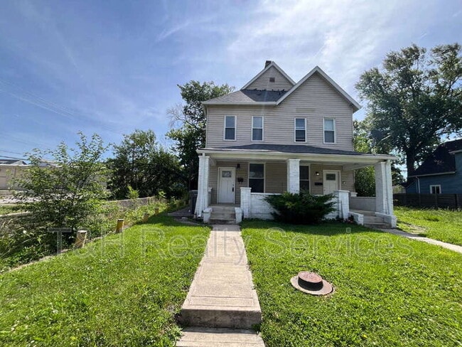 Building Photo - 1123 Churchman Ave